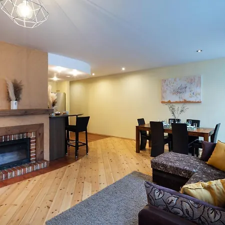 Old Aldaru Street Historic One Bedroom *