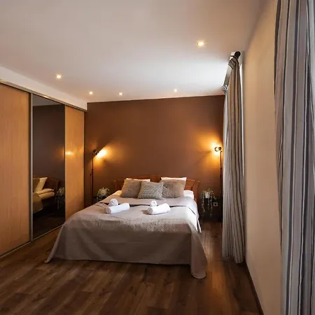 Old Aldaru Street Historic One Bedroom * Riga
