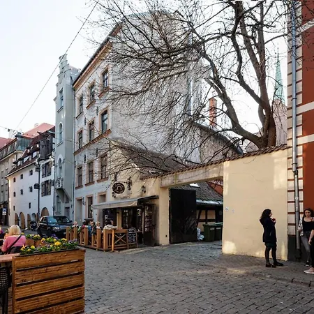 Old Aldaru Street Historic One Bedroom Appartement *