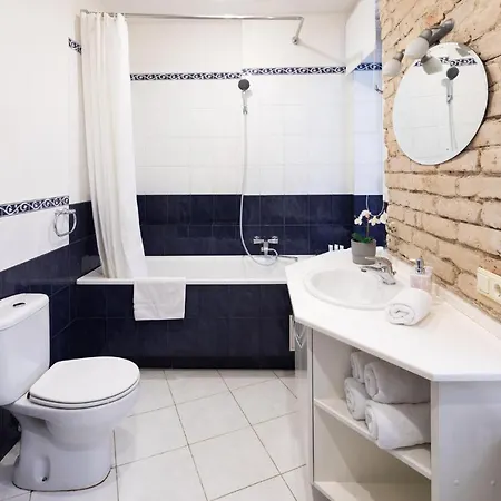 Old Aldaru Street Historic One Bedroom * ריגה