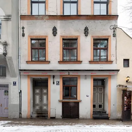Old Aldaru Street Historic One Bedroom דירה *